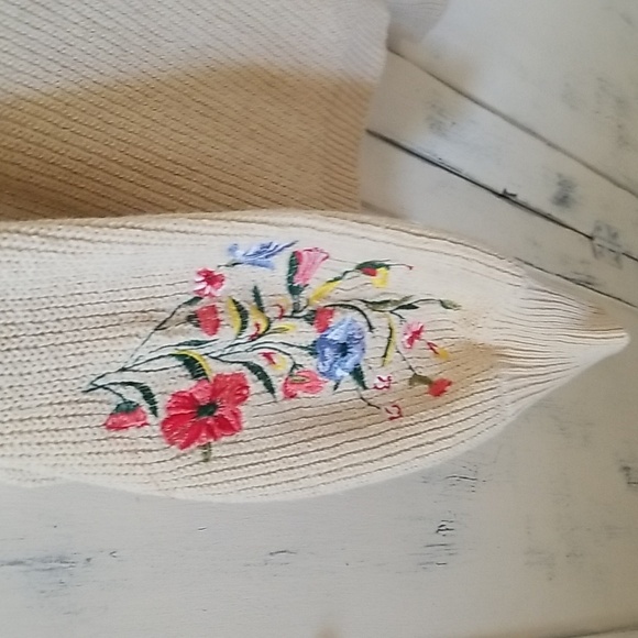 ***Woven Heart Ivory Open Stitch Knit Sweater Size S - Picture 4 of 4